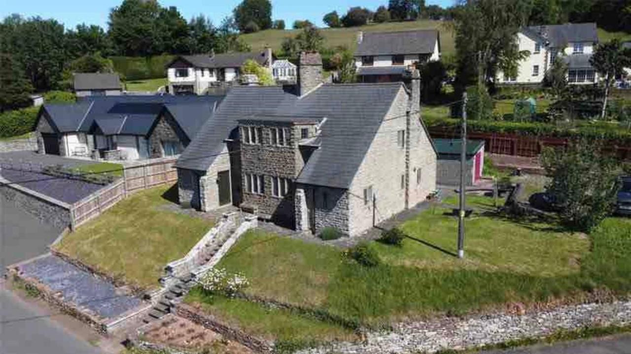 Cosy Arts & Crafts Cottage With Stunning Views Brecon Exterior foto