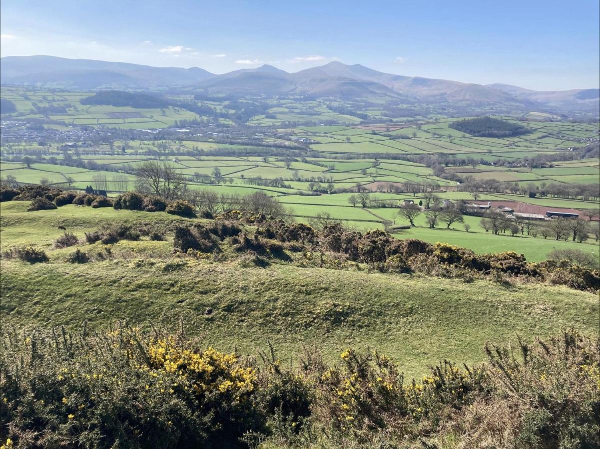 Cosy Arts & Crafts Cottage With Stunning Views Brecon Exterior foto